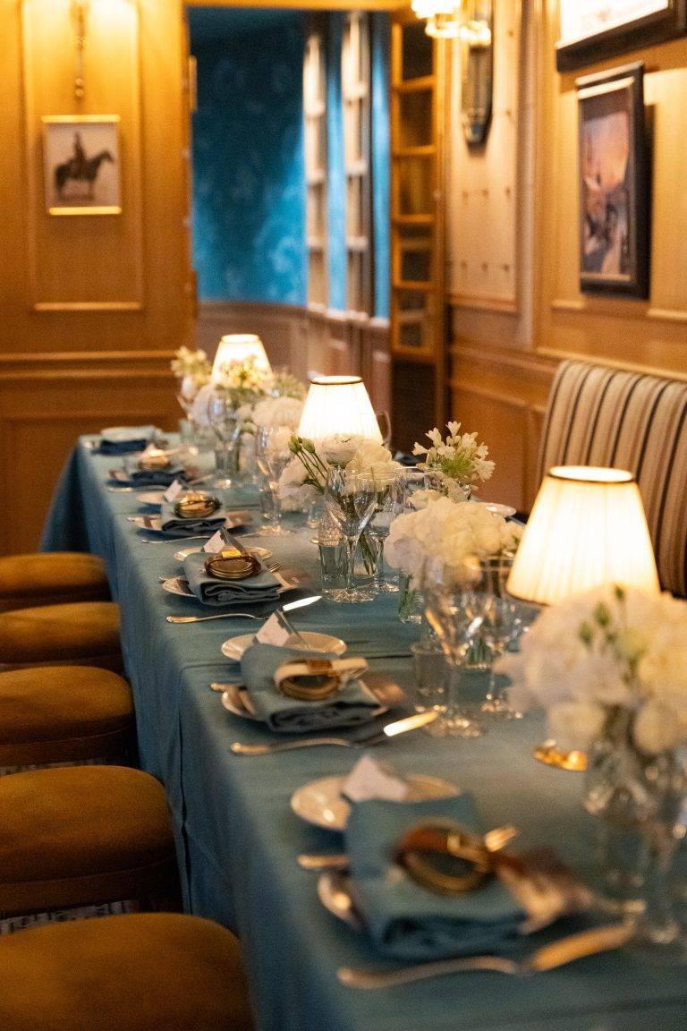 11 Juillet fait ses débuts à Paris pendant la Haute Couture