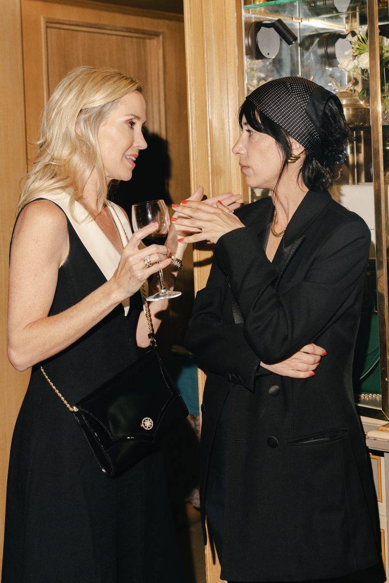  - 11 Juillet fait ses débuts à Paris pendant la Haute Couture