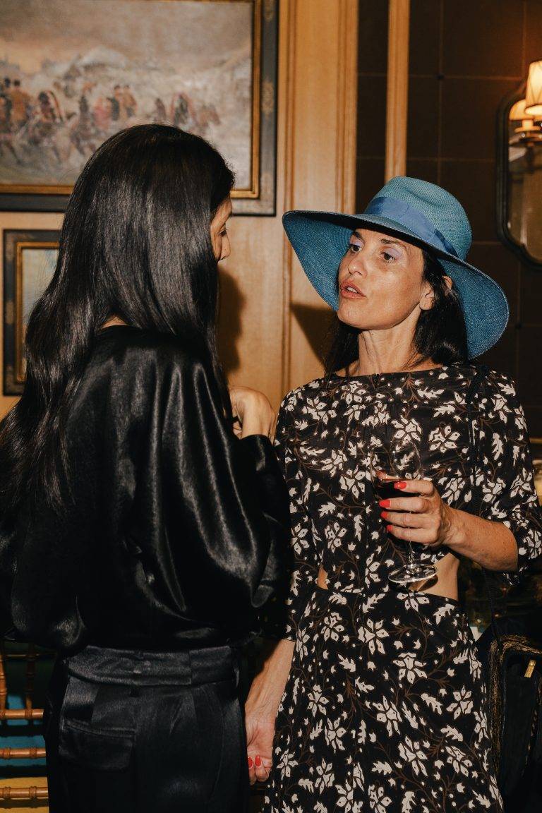  - 11 Juillet fait ses débuts à Paris pendant la Haute Couture