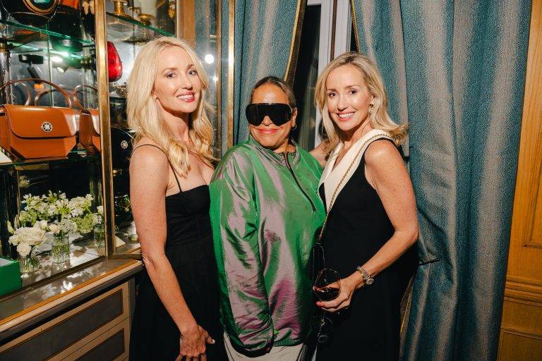  - 11 Juillet fait ses débuts à Paris pendant la Haute Couture