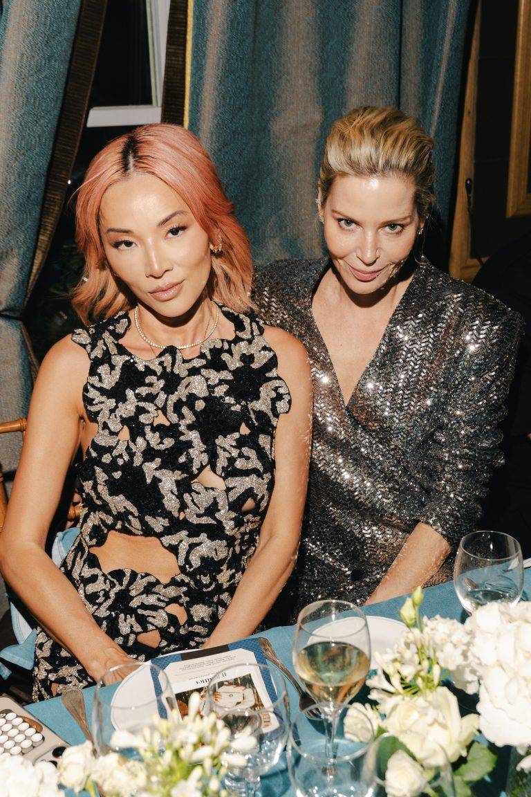  - 11 Juillet fait ses débuts à Paris pendant la Haute Couture