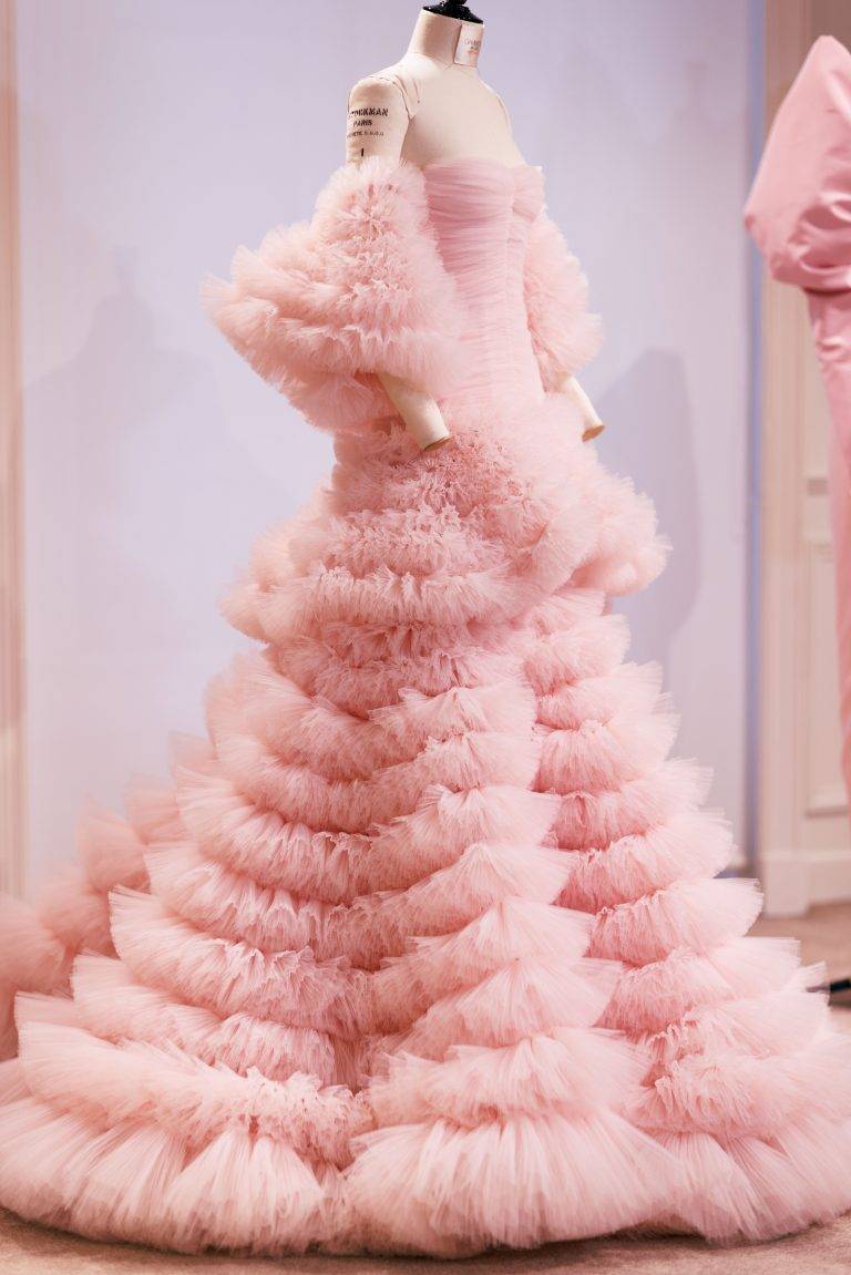 Nommé Officier, Giambattista Valli dévoile sa collection Haute Couture N°29