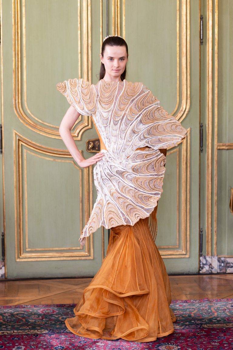 Les silhouettes fantastiques de Vaishali S Couture s’emparent de la résidence de l’ambassadeur indien à Paris