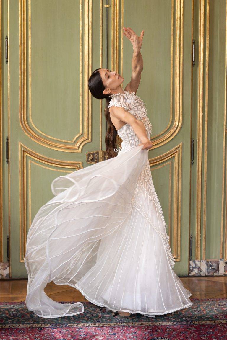 Les silhouettes fantastiques de Vaishali S Couture s’emparent de la résidence de l’ambassadeur indien à Paris