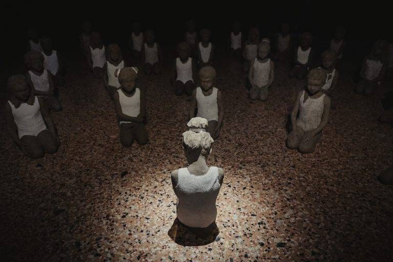 Valerio Berruti a Palazzo Reale: un viaggio tra infanzia, arte monumentale e musica