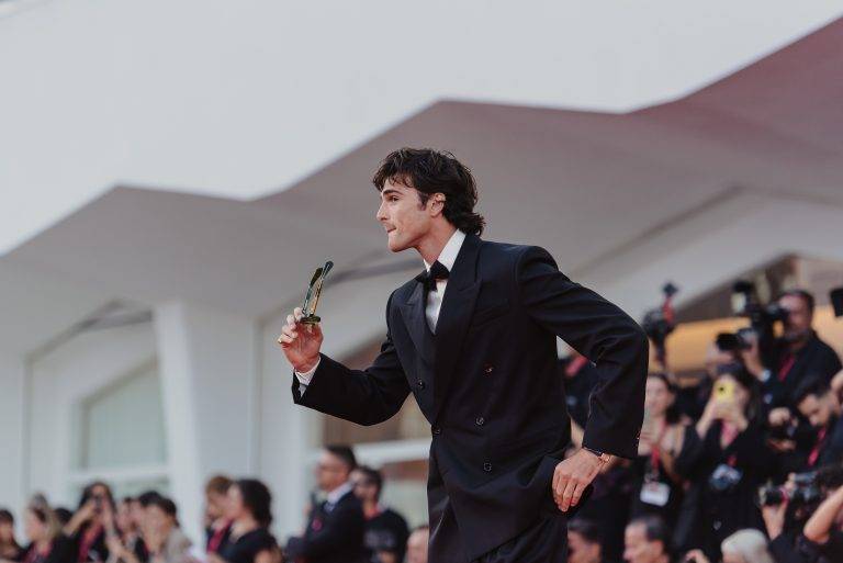  - Frankenstein di Del Toro incanta Venezia 82: un’epopea sull’essere umani