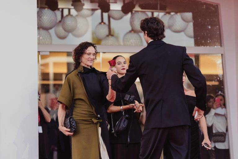  - Frankenstein di Del Toro incanta Venezia 82: un’epopea sull’essere umani