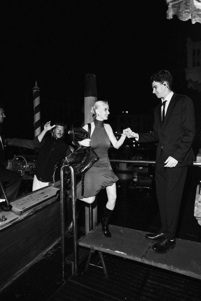  - rideau. clôture la Mostra dans la règle de l’Art