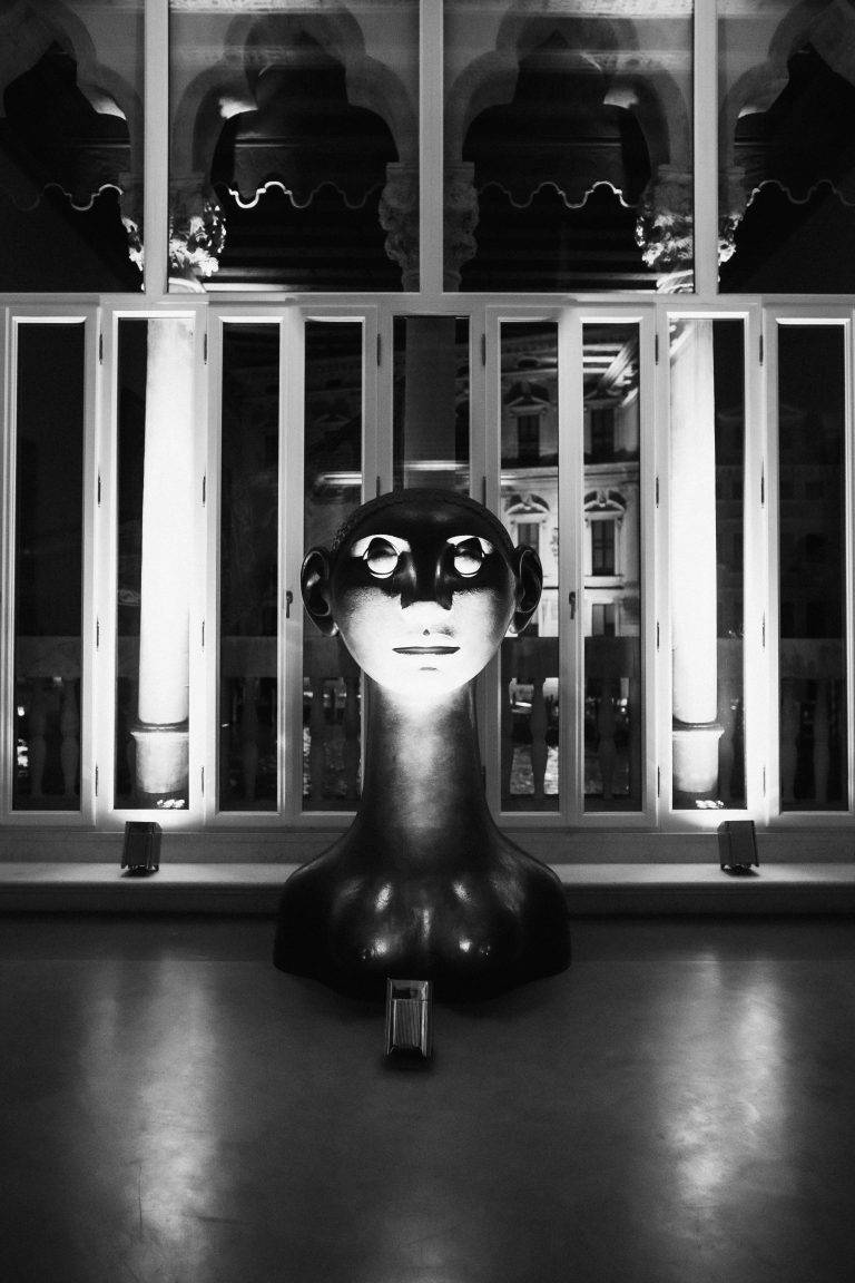 rideau. clôture la Mostra dans la règle de l’Art