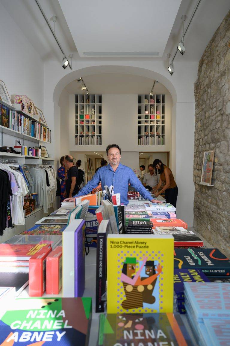  - Nina Chanel Abney questionne notre époque à la Galerie Perrotin