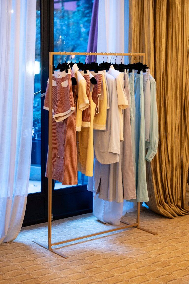 Maison Rama Rilys dévoile sa nouvelle collection lors d’un dîner poétique et couture au Plaza Athénée