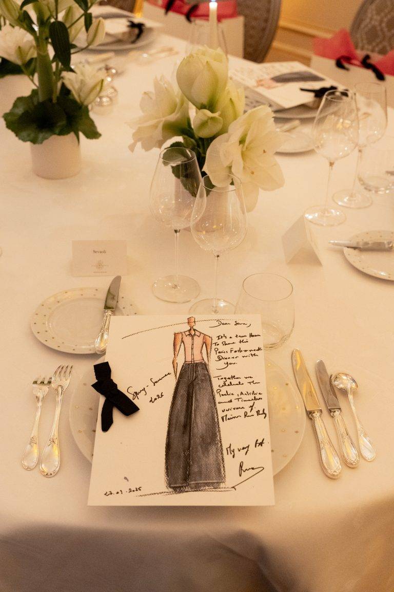 Maison Rama Rilys dévoile sa nouvelle collection lors d’un dîner poétique et couture au Plaza Athénée