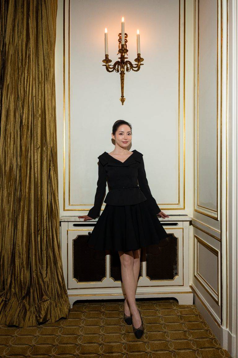  - Maison Rama Rilys dévoile sa nouvelle collection lors d’un dîner poétique et couture au Plaza Athénée