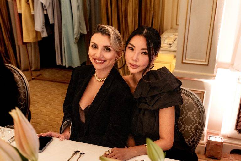  - Maison Rama Rilys dévoile sa nouvelle collection lors d’un dîner poétique et couture au Plaza Athénée