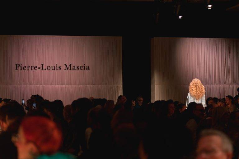 Mix di realtà e illusione sulla passerella di Pierre-Louis Mascia