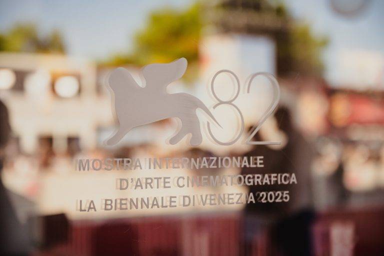 Venezia 82 chiude con Chien 51: al Lido brillano le star francesi