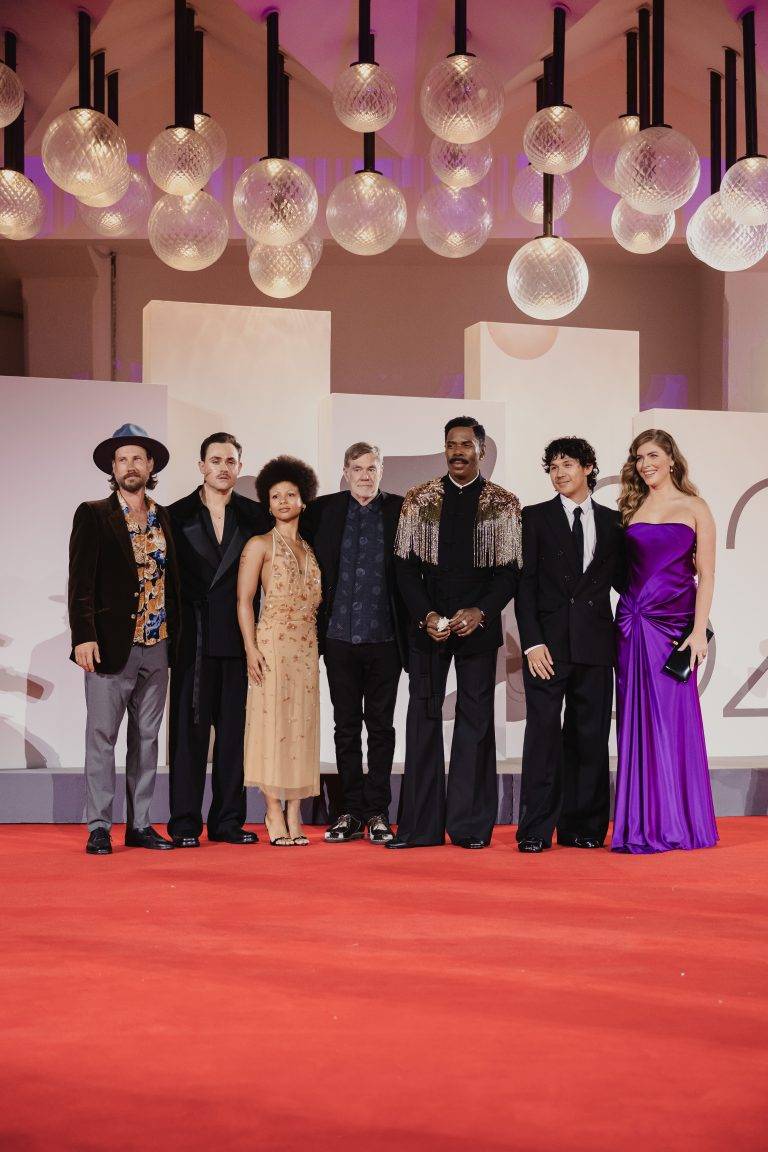  - Venezia 82 applaude Van Sant: stile e tensione sul tappeto rosso di Dead Man’s Wire