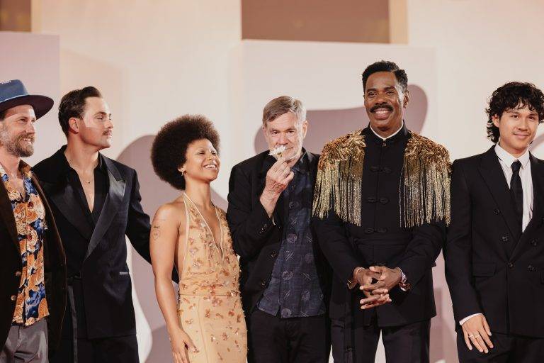  - Venezia 82 applaude Van Sant: stile e tensione sul tappeto rosso di Dead Man’s Wire