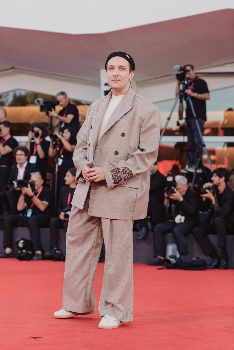  - Duse a Venezia 82: il red carpet diventa teatro e la diva rinasce