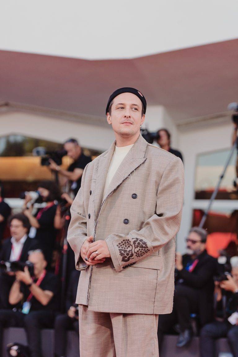  - Duse a Venezia 82: il red carpet diventa teatro e la diva rinasce