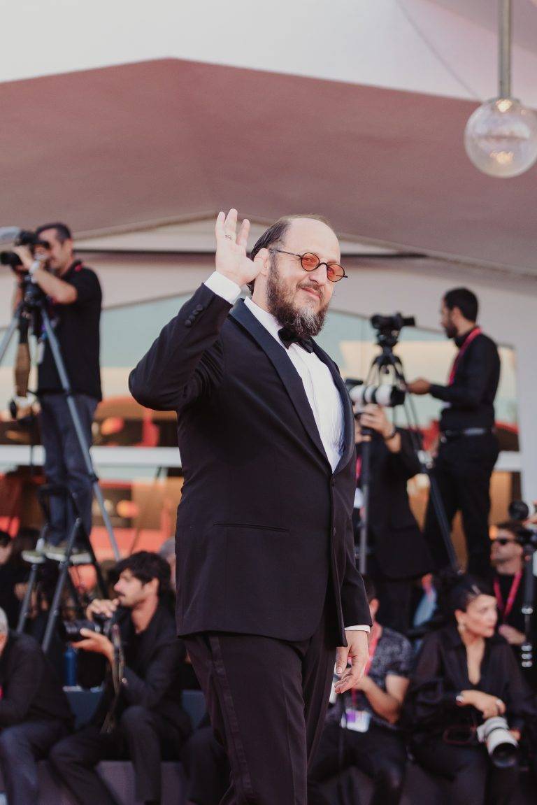  - Duse a Venezia 82: il red carpet diventa teatro e la diva rinasce