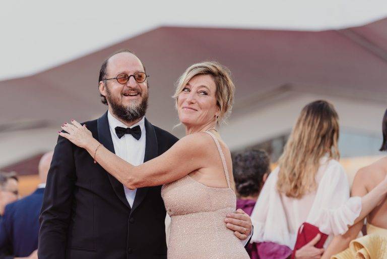  - Duse a Venezia 82: il red carpet diventa teatro e la diva rinasce