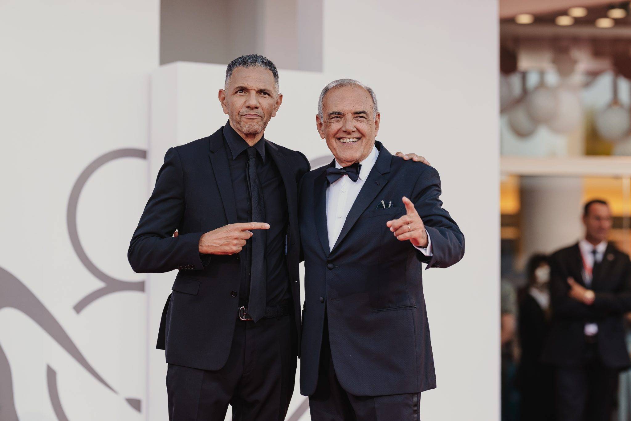  - “Elisa” by Di Costanzo: Silent Guilt on the Red Carpet