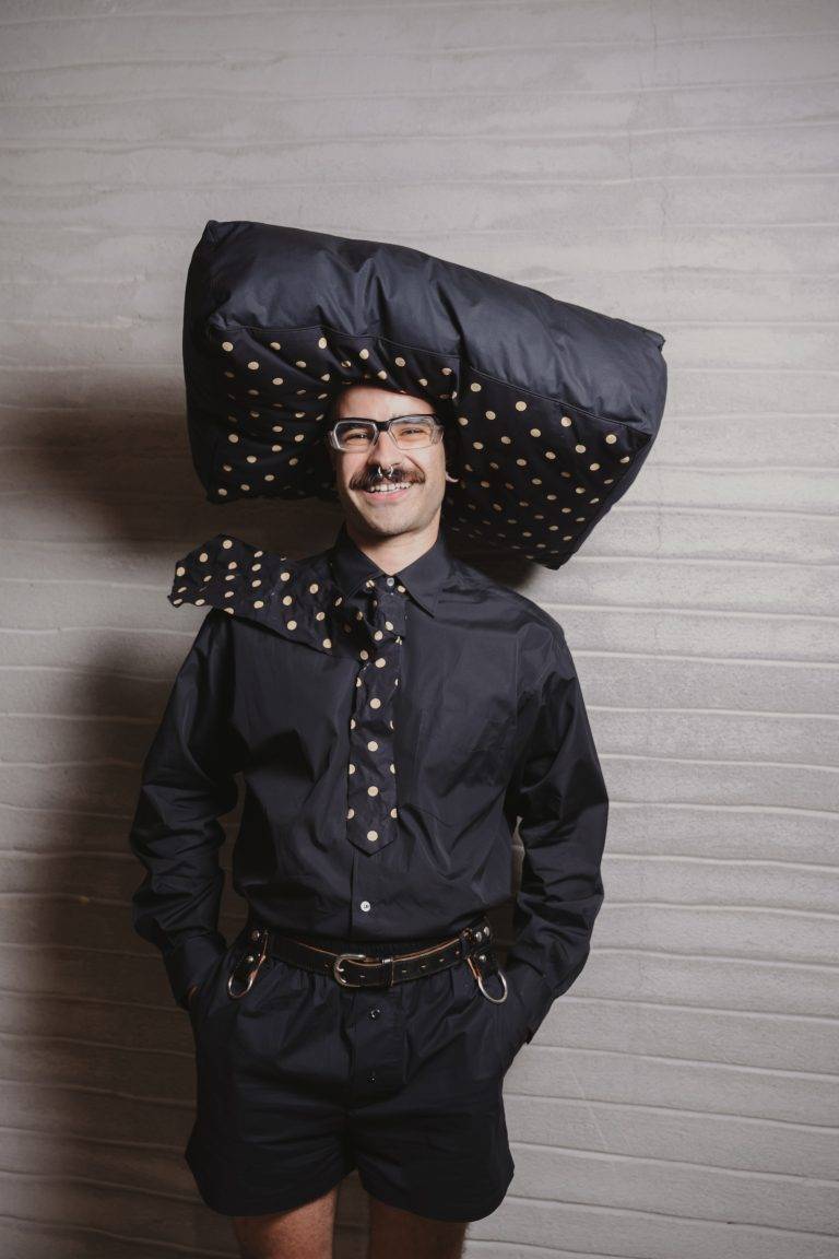  - L’arte dell’upcycling trionfa sulla passerella di Moschino