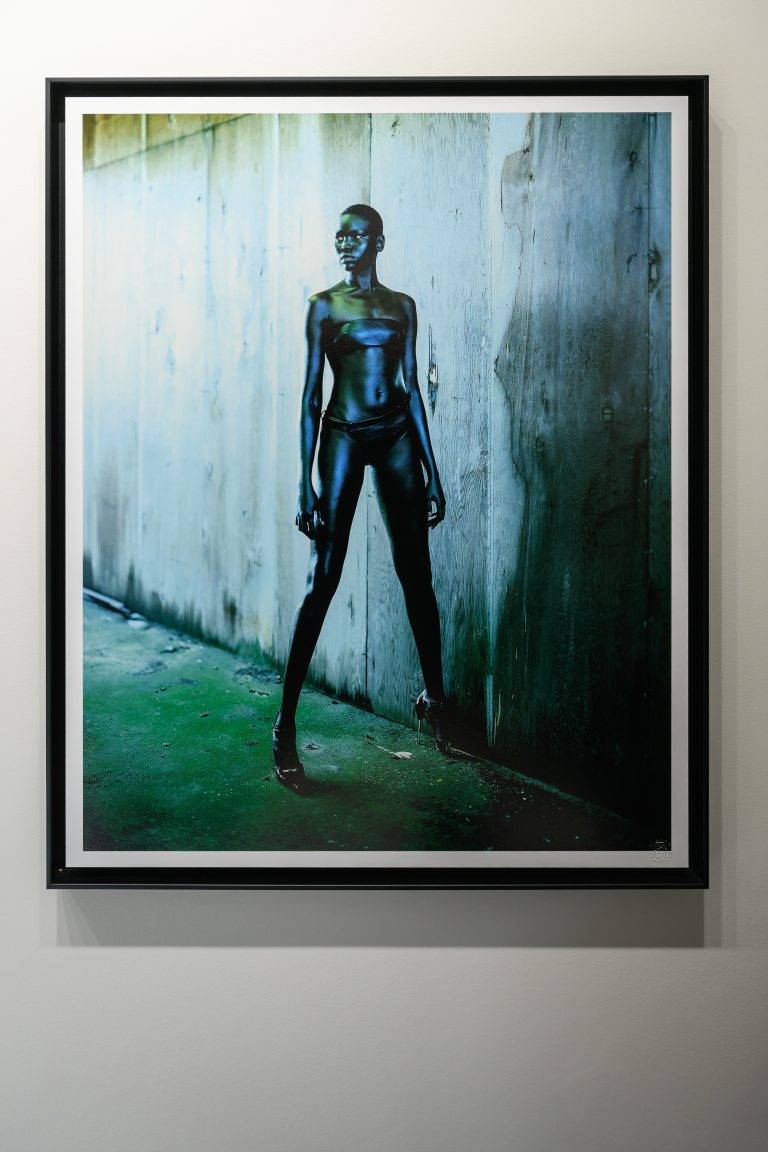 Oana Ivan Gallery présente une rétrospective dédiée à Gilles Bensimon