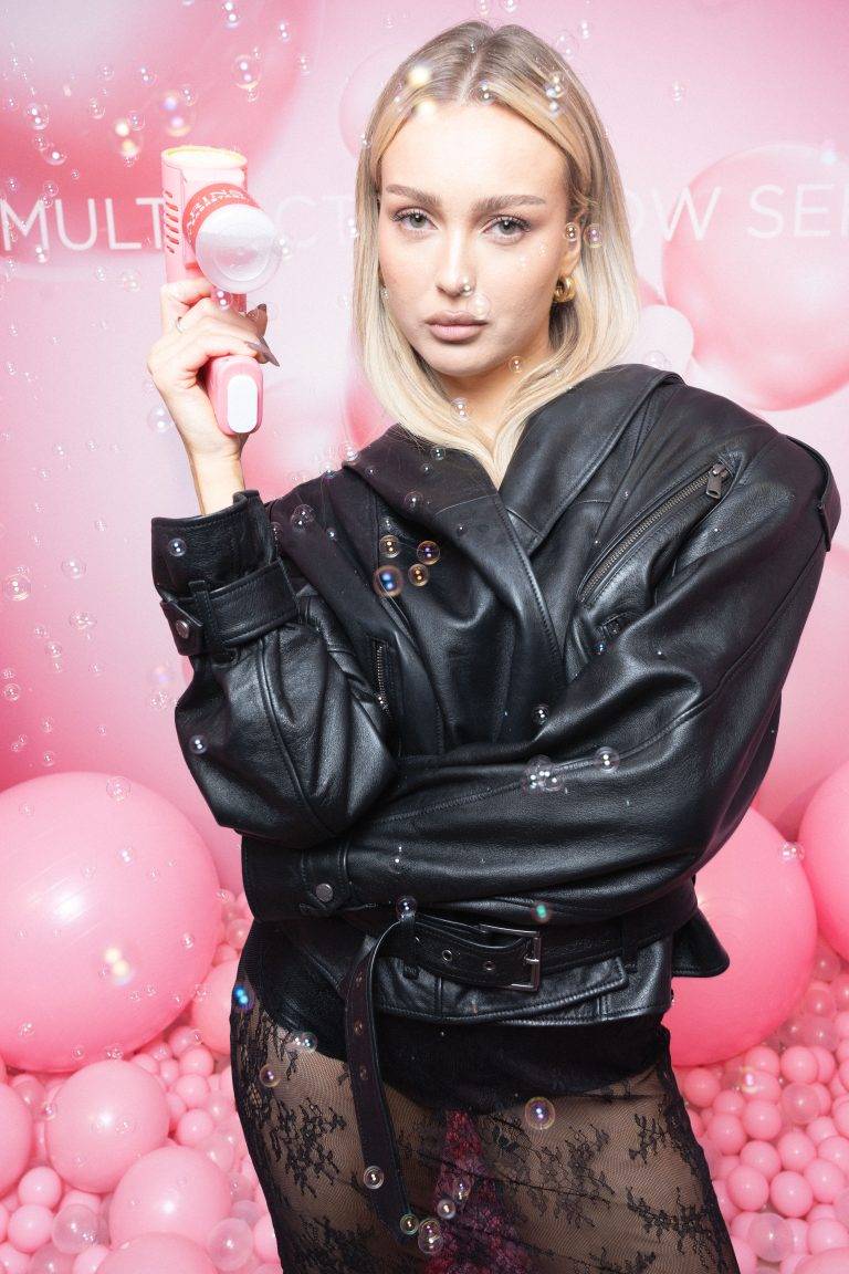  - Clarins Beauty Backstage revient pour une parenthèse beauté et élégance