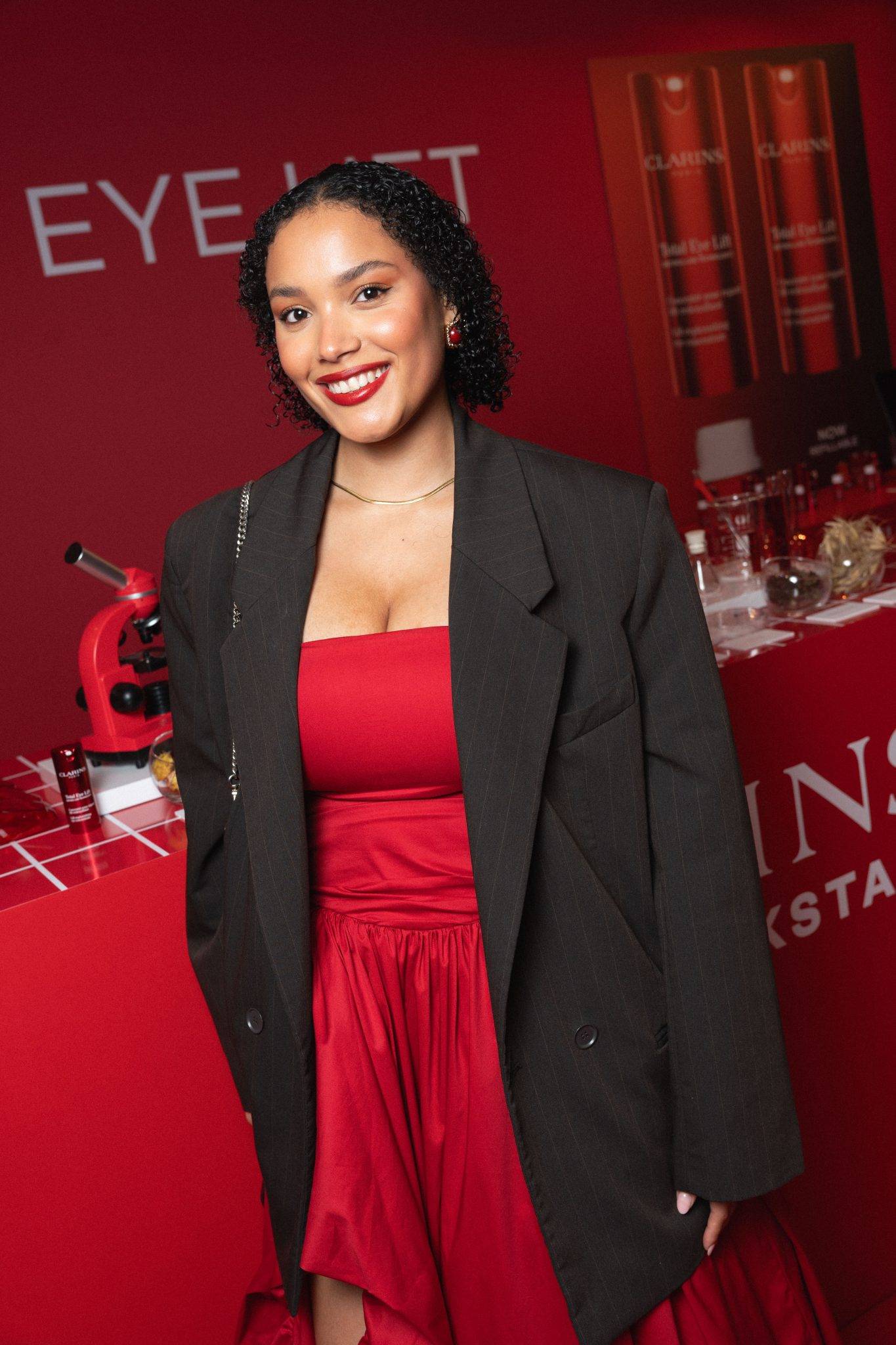  - Clarins Beauty Backstage revient pour une parenthèse beauté et élégance