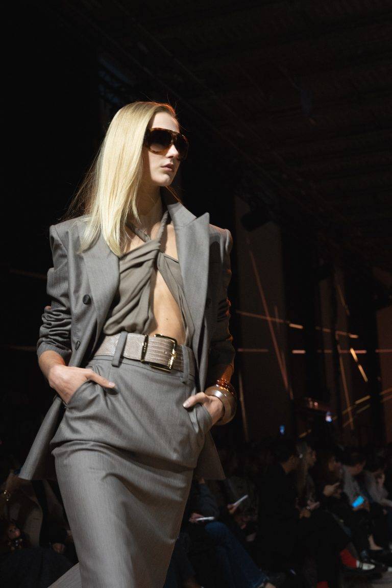 Les femmes une nouvelle fois sublimées par Elie Saab au Palais de Tokyo