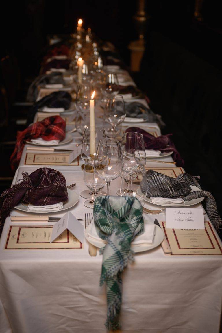 Le cachemire de Bompard enveloppe la Fashion Week chez Sugaar