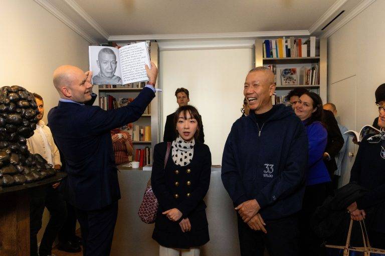  - Blau International et Cai Guo-Qiang chez White Cube pour présenter un 13e numéro