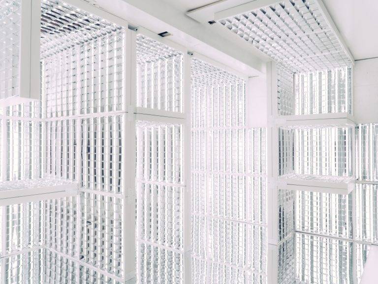 Alexandre de Betak explore la lumière dans son premier atelier londonien