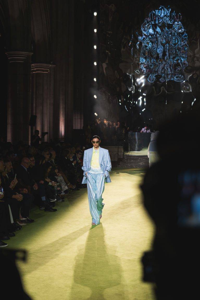 Casablanca fusionne musique house et gospel dans un défilé haut en couleurs