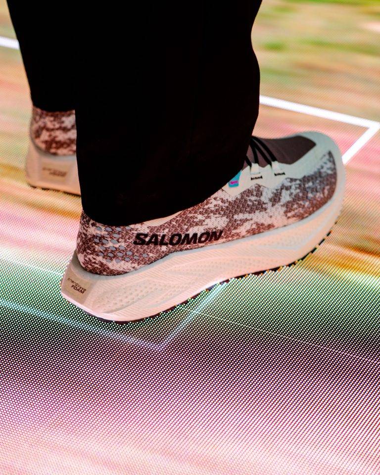 Salomon fait ses premiers pas à Art Basel Paris avec Sensorial Terrains