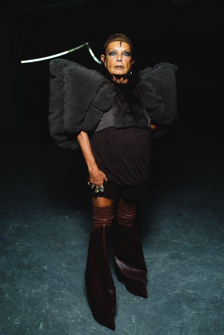  - La collection VETEMENTS SS26 prend Paris à contre-pied