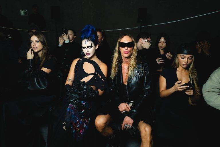  - La collection VETEMENTS SS26 prend Paris à contre-pied