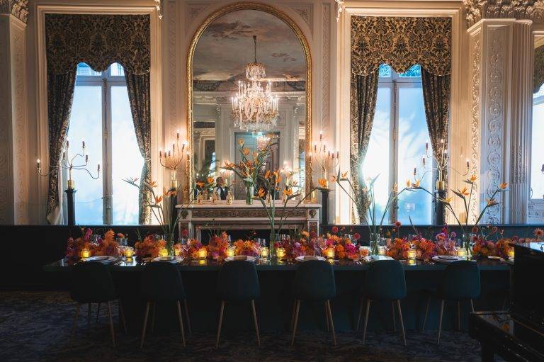 Guerlain célèbre ses dernières créations dans une jungle vibrante