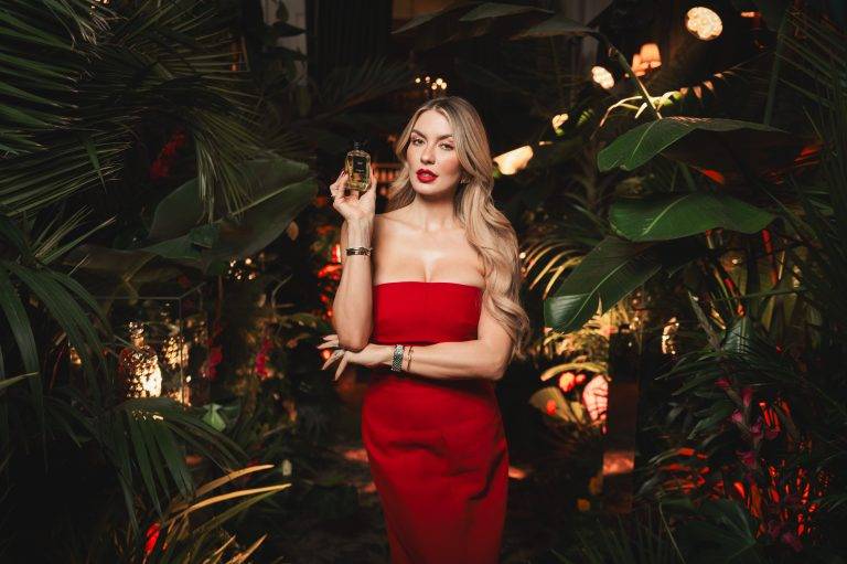  - Guerlain célèbre ses dernières créations dans une jungle vibrante