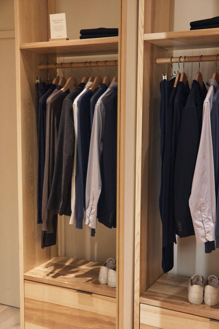 La marque de luxe britannique Sunspel ouvre dans le Marais