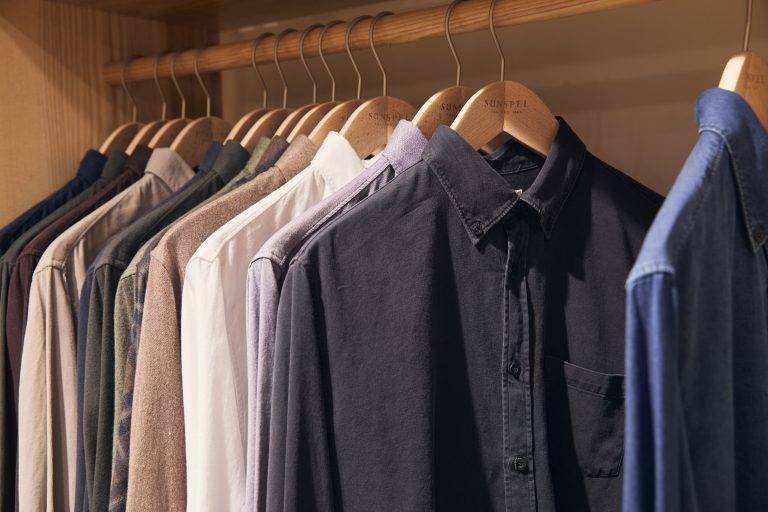 La marque de luxe britannique Sunspel ouvre dans le Marais