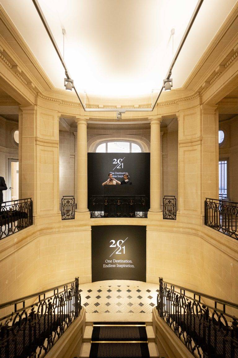 Christie’s Paris confie sa façade à l’artiste Stéphane Thidet