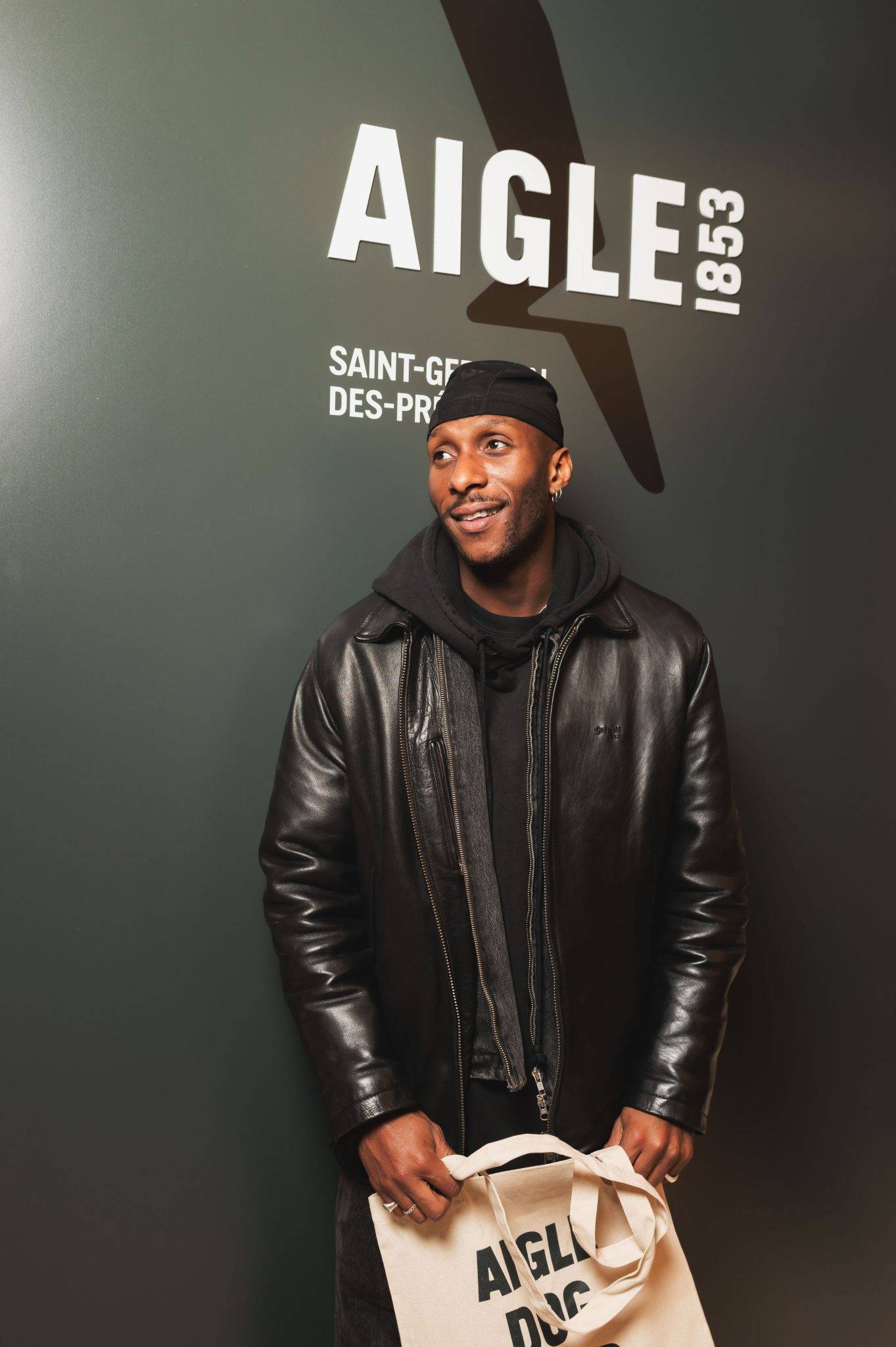  - Aigle dévoile sa collection chien dans sa boutique de Saint Germain des Prés rénovée