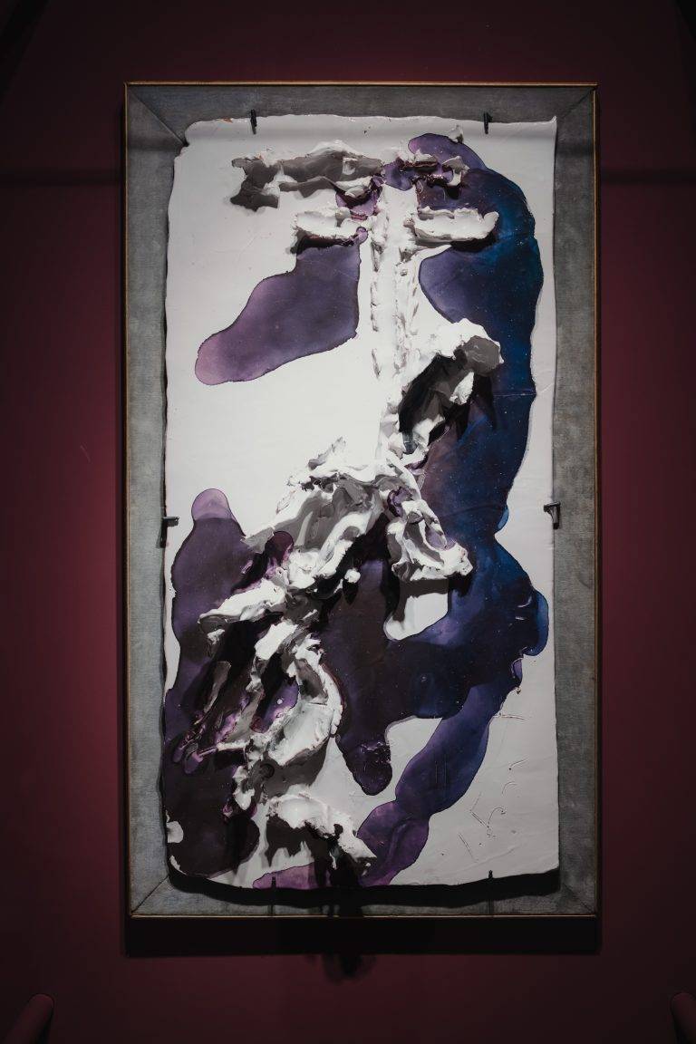 A Venezia la Collezione Peggy Guggenheim celebra Fontana e le sue sublimi ceramiche