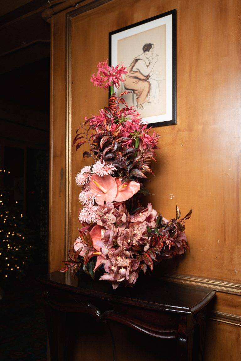 Reformation célèbre l’ouverture de sa première boutique française chez Maxim’s