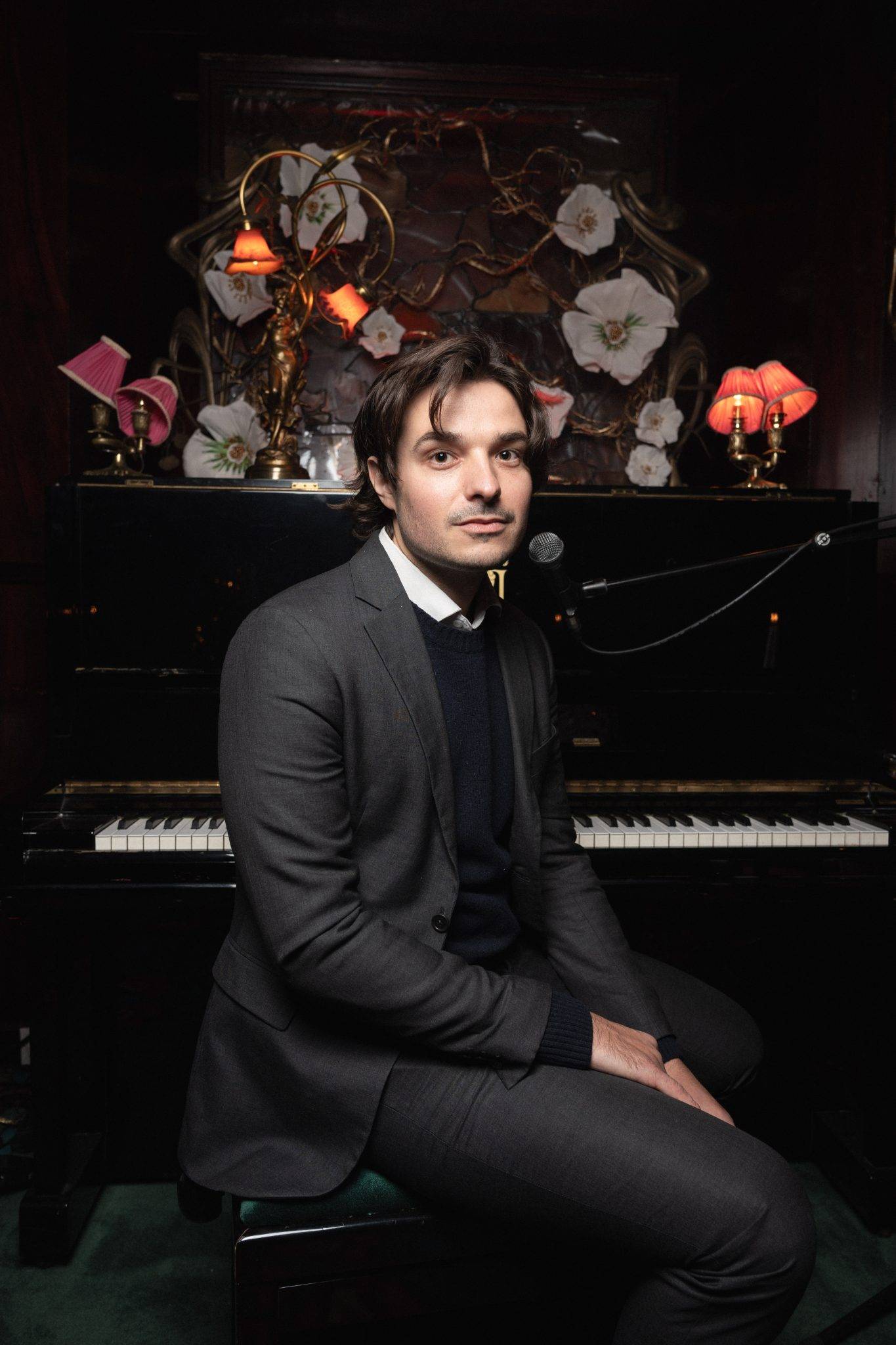  - Reformation célèbre l’ouverture de sa première boutique française chez Maxim’s