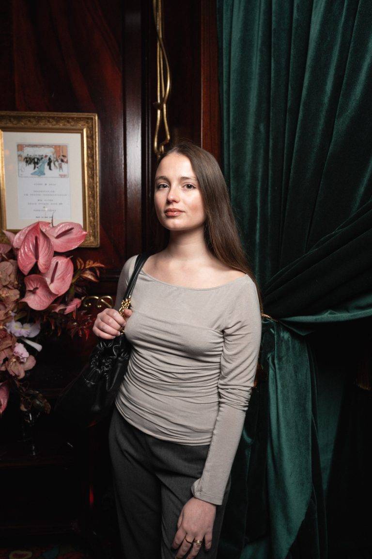  - Reformation célèbre l’ouverture de sa première boutique française chez Maxim’s