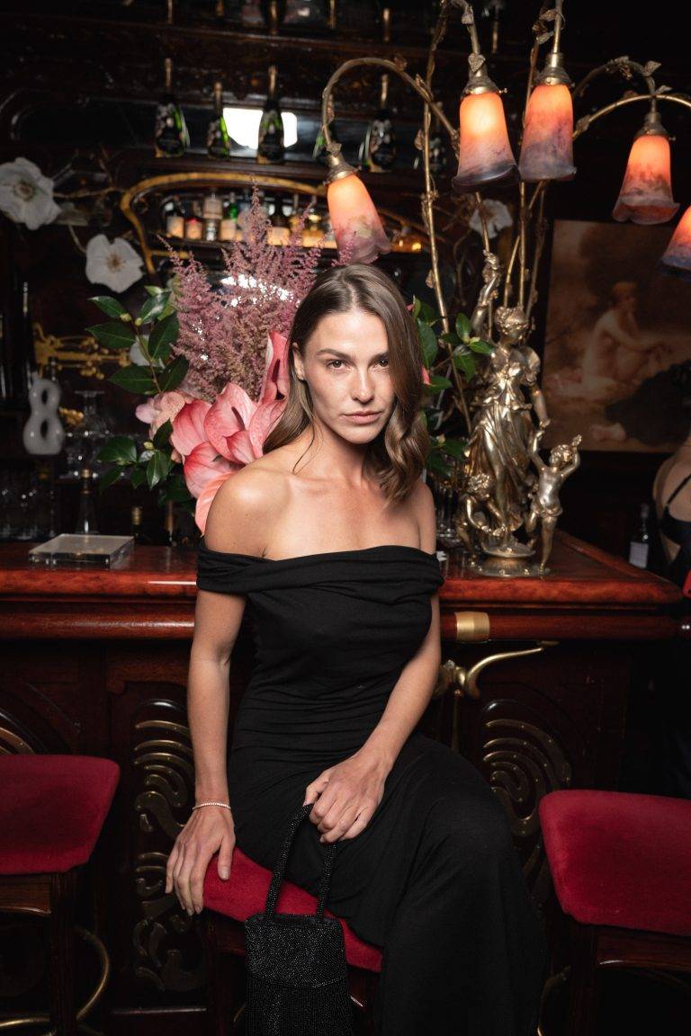  - Reformation célèbre l’ouverture de sa première boutique française chez Maxim’s